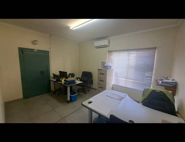 944M² WORKSHOP TO LET IN ALTON